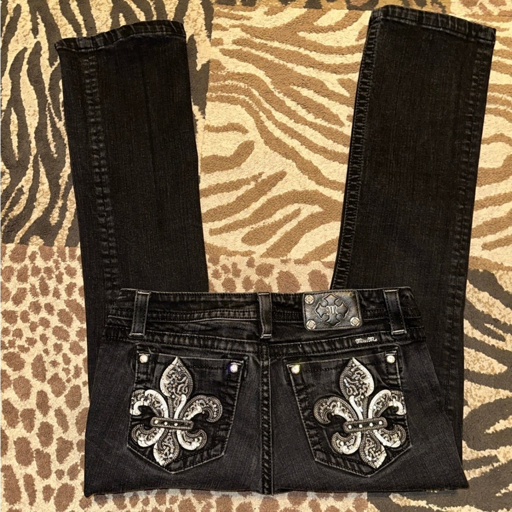 Miss Me Black Signature Boot jeans, size 31, very good condition.